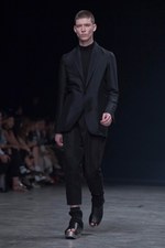 リック・オウエンス 2013年春夏コレクション - 男性の持つ、信念と芯の強さをデザインに｜写真3