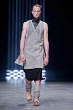 リック・オウエンス 2013年春夏コレクション - 男性の持つ、信念と芯の強さをデザインに｜写真15