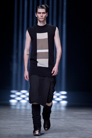 リック・オウエンス 2013年春夏コレクション - 男性の持つ、信念と芯の強さをデザインに｜写真19