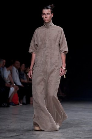 リック・オウエンス 2013年春夏コレクション - 男性の持つ、信念と芯の強さをデザインに｜写真24