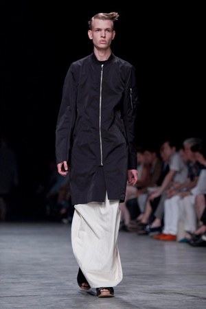リック・オウエンス 2013年春夏コレクション - 男性の持つ、信念と芯の強さをデザインに｜写真38