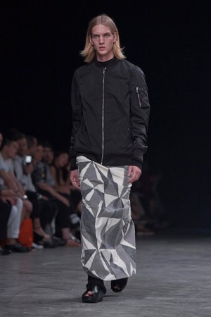 リック・オウエンス 2013年春夏コレクション - 男性の持つ、信念と芯の強さをデザインに｜写真39