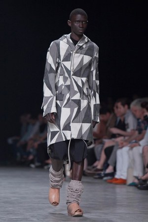 リック・オウエンス 2013年春夏コレクション - 男性の持つ、信念と芯の強さをデザインに｜写真41