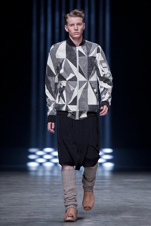 リック・オウエンス 2013年春夏コレクション - 男性の持つ、信念と芯の強さをデザインに｜写真43