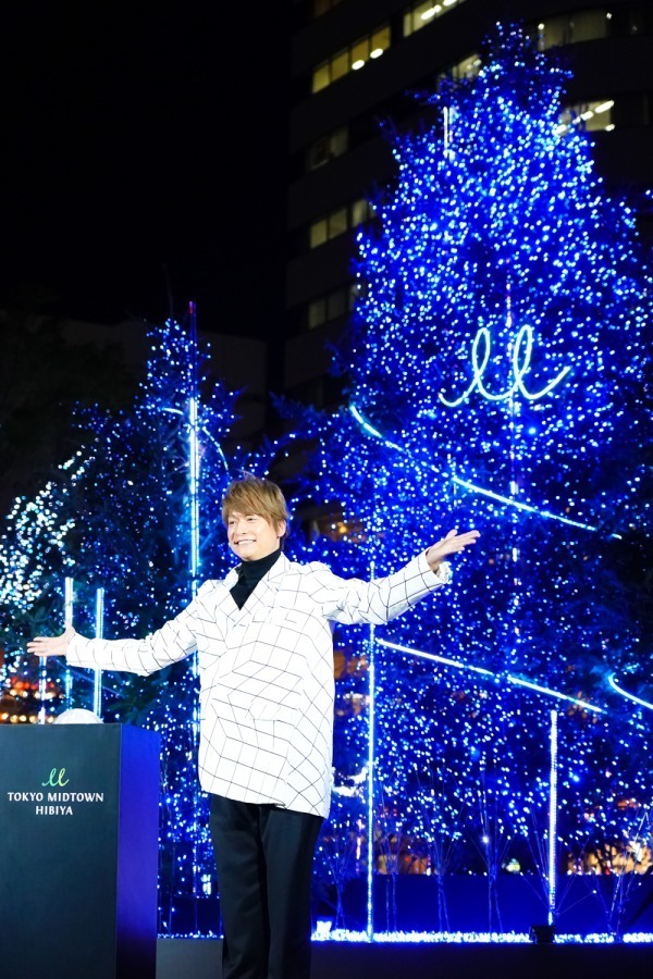 東京ミッドタウン日比谷の初イルミネーション、宇宙を表現したクリスマスツリー＆季節で変わるライトアップ｜写真17