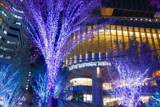 東京ミッドタウン日比谷の初イルミネーション、宇宙を表現したクリスマスツリー＆季節で変わるライトアップ｜写真13