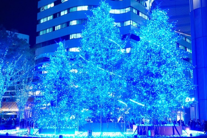 東京ミッドタウン日比谷の初イルミネーション、宇宙を表現したクリスマスツリー＆季節で変わるライトアップ｜写真5