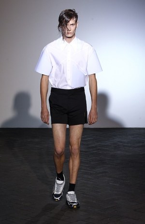 ラフ シモンズ 2013年春夏メンズコレクション - 中性的な魅力にあふれた、少年たちの儚い美｜写真10