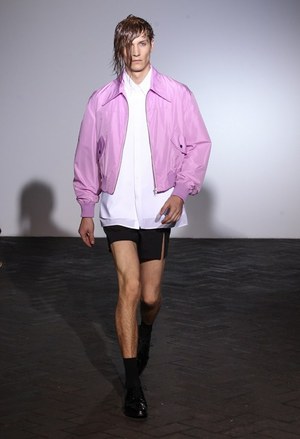 ラフ シモンズ 2013年春夏メンズコレクション - 中性的な魅力にあふれた、少年たちの儚い美｜写真23