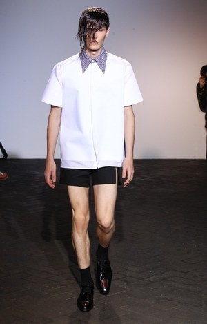 ラフ シモンズ 2013年春夏メンズコレクション - 中性的な魅力にあふれた、少年たちの儚い美｜写真28