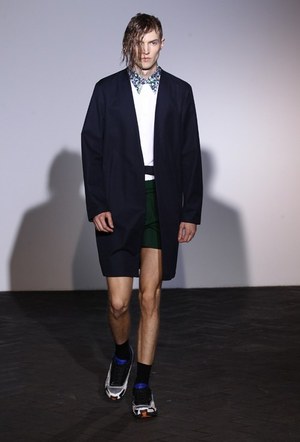 ラフ シモンズ 2013年春夏メンズコレクション - 中性的な魅力にあふれた、少年たちの儚い美｜写真30