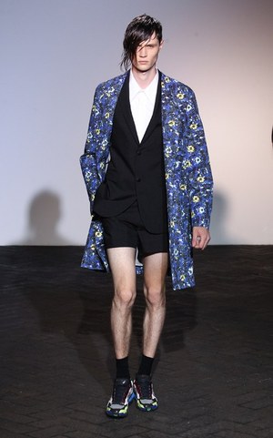ラフ シモンズ 2013年春夏メンズコレクション - 中性的な魅力にあふれた、少年たちの儚い美｜写真33