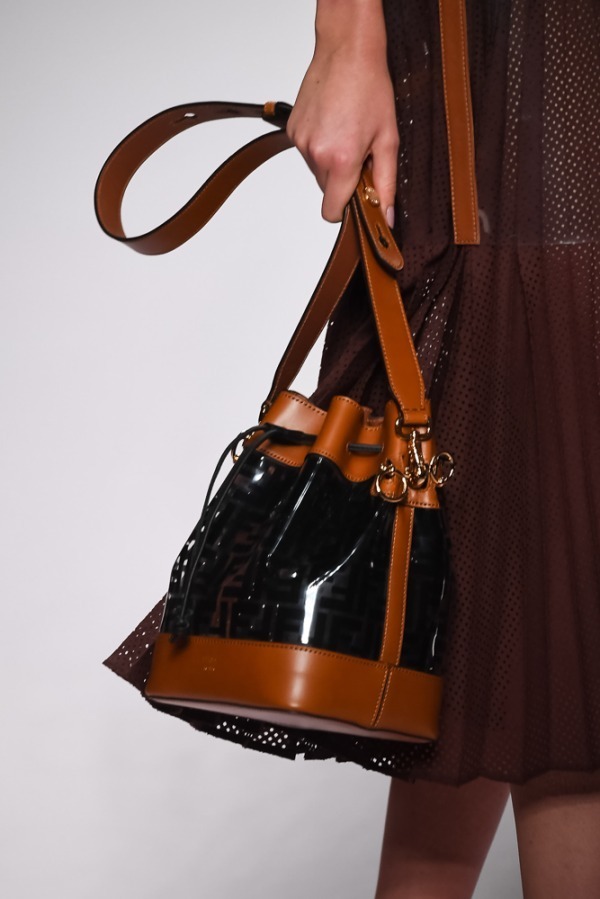 フェンディ(FENDI) 2019年春夏ウィメンズコレクション  - 写真17