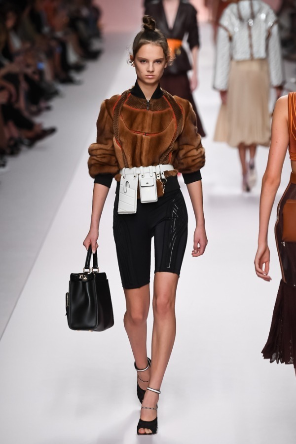 フェンディ(FENDI) 2019年春夏ウィメンズコレクション  - 写真18