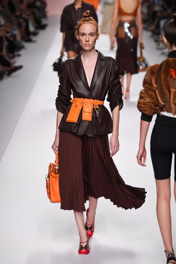 フェンディ(FENDI) 2019年春夏ウィメンズコレクション シルエット - 写真12