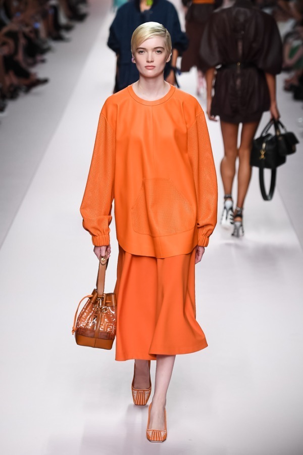 フェンディ(FENDI) 2019年春夏ウィメンズコレクション シルエット - 写真13