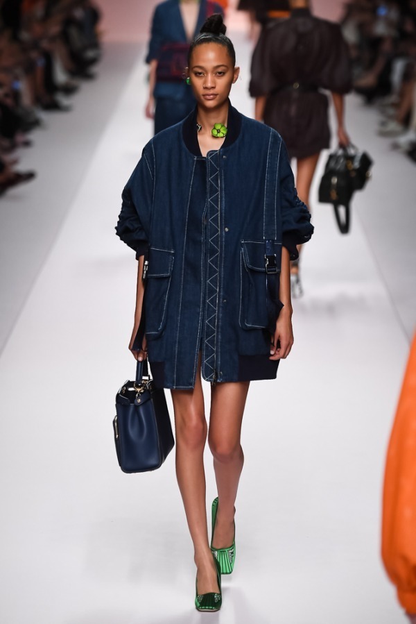 フェンディ(FENDI) 2019年春夏ウィメンズコレクション シルエット - 写真14