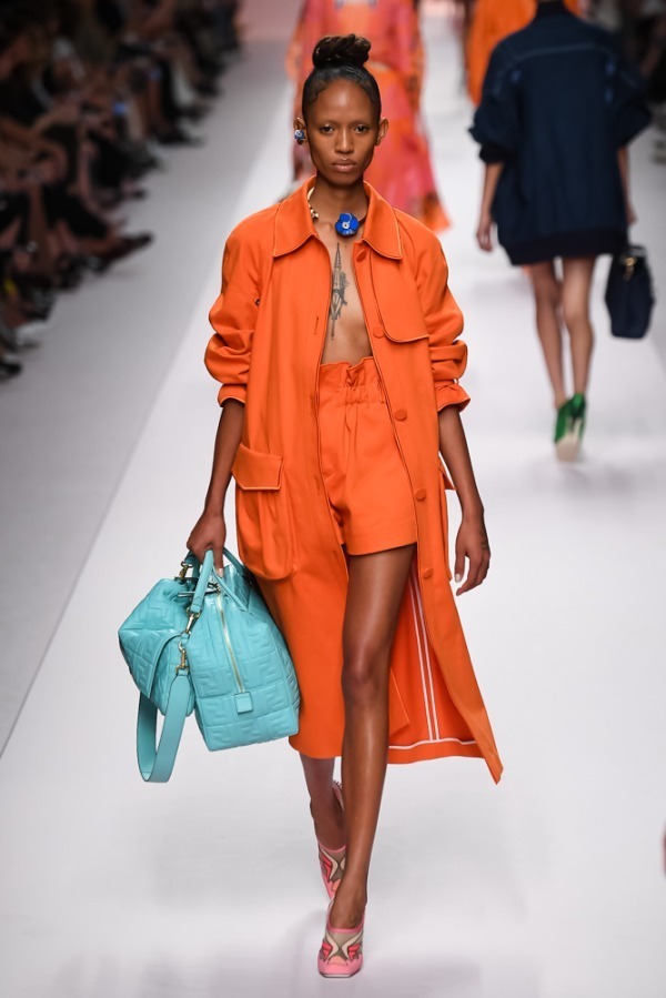 フェンディ(FENDI) 2019年春夏ウィメンズコレクション シルエット - 写真16