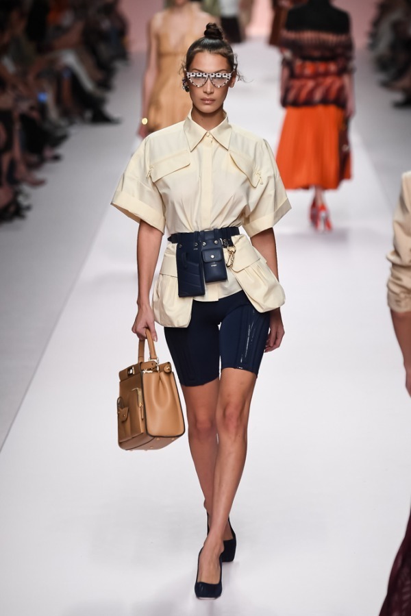 フェンディ(FENDI) 2019年春夏ウィメンズコレクション シルエット - 写真22