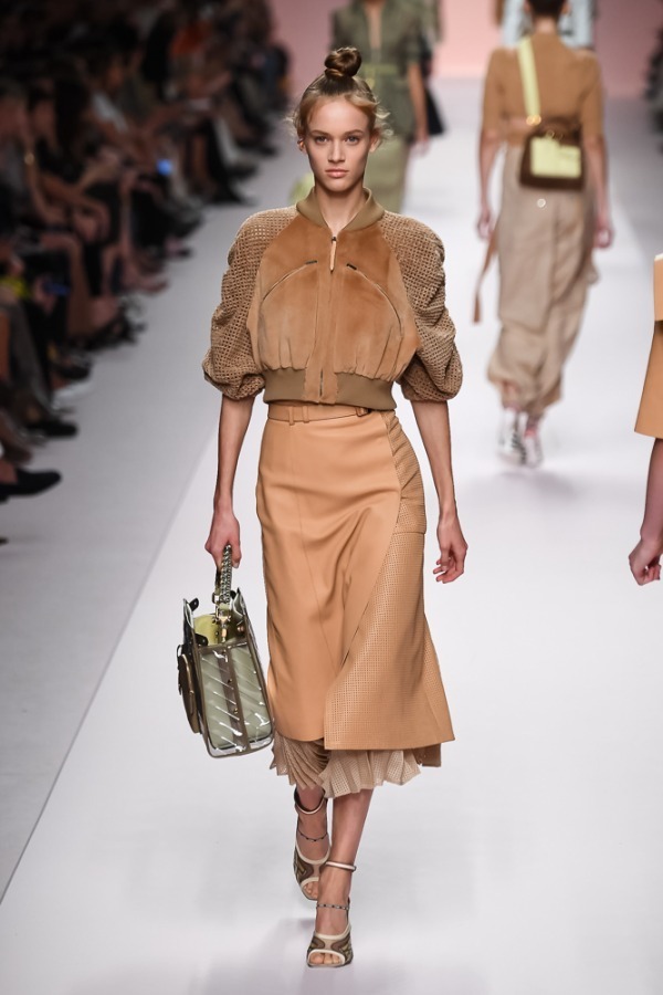 フェンディ(FENDI) 2019年春夏ウィメンズコレクション シルエット - 写真29