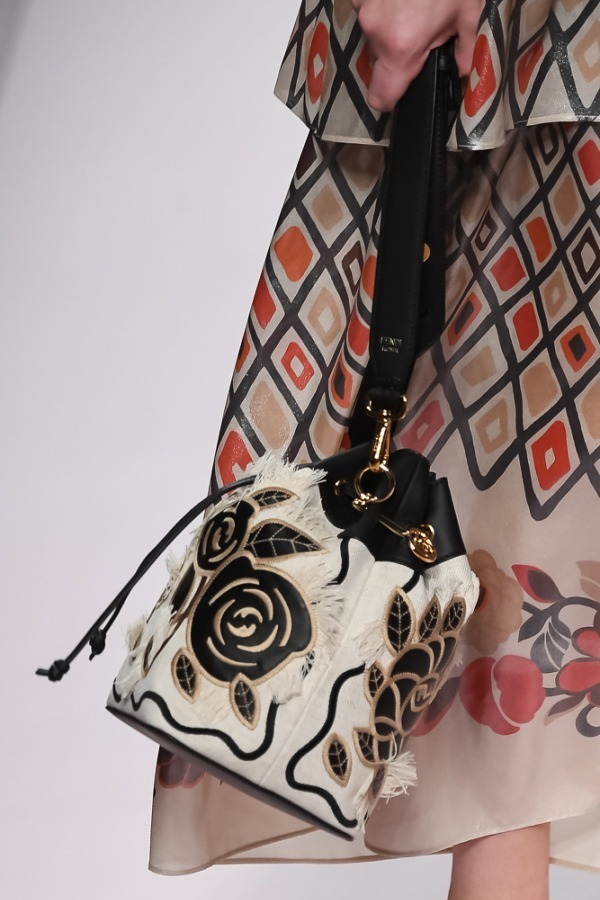 フェンディ(FENDI) 2019年春夏ウィメンズコレクション  - 写真75