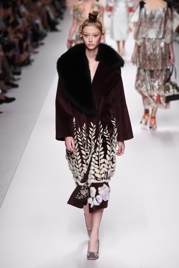 フェンディ(FENDI) 2019年春夏ウィメンズコレクション  - 写真76