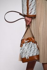 フェンディ 2019年春夏コレクション - 機能性と洗練さは両立する｜写真15