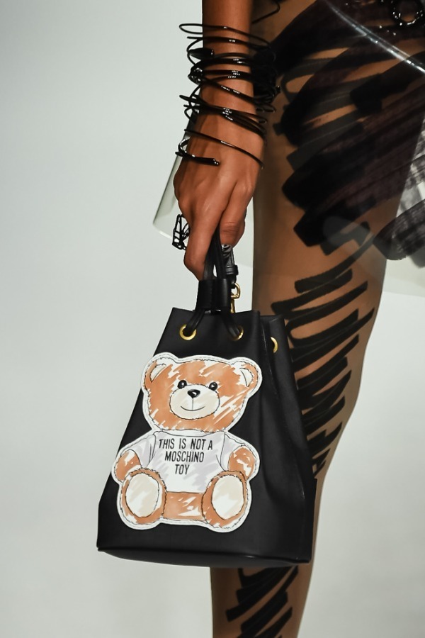 モスキーノ(MOSCHINO) 2019年春夏ウィメンズコレクション  - 写真37