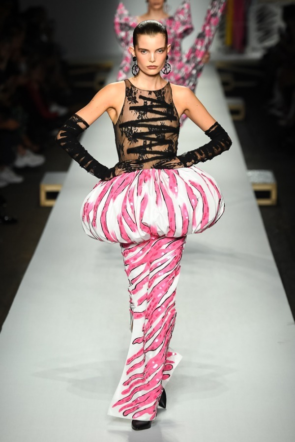 モスキーノ(MOSCHINO) 2019年春夏ウィメンズコレクション シルエット - 写真50