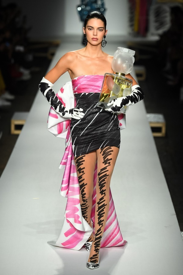 モスキーノ(MOSCHINO) 2019年春夏ウィメンズコレクション シルエット - 写真64