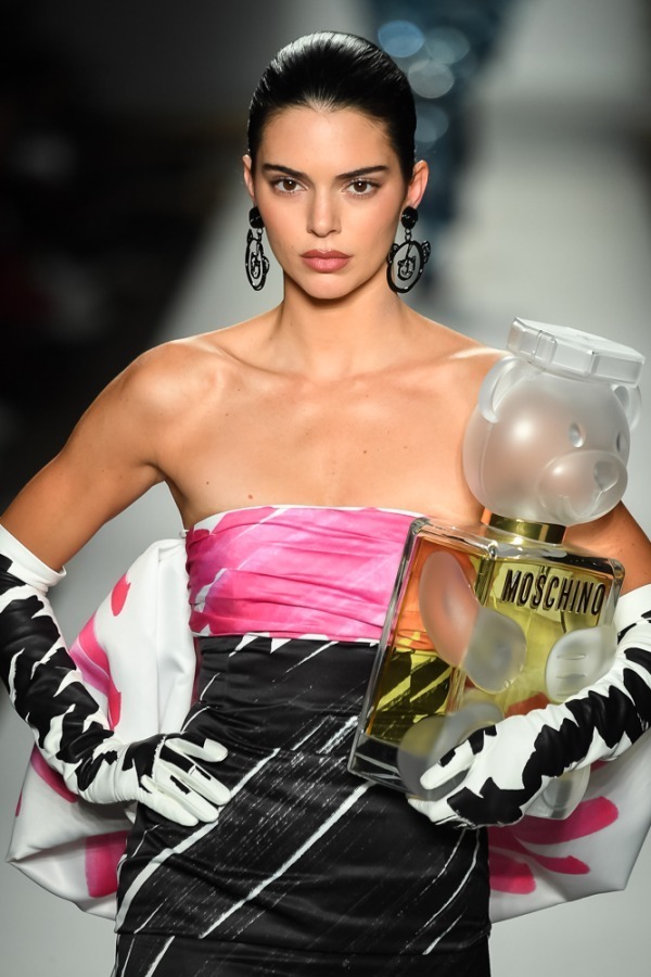 モスキーノ(MOSCHINO) 2019年春夏ウィメンズコレクション ディテール - 写真35