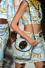 モスキーノ 2019年春夏コレクション - ファッションはドラマティックな時を越えて生まれる｜写真104