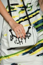 モスキーノ 2019年春夏コレクション - ファッションはドラマティックな時を越えて生まれる｜写真11