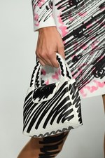 モスキーノ 2019年春夏コレクション - ファッションはドラマティックな時を越えて生まれる｜写真15