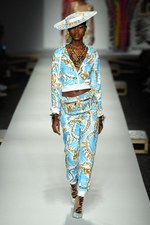 モスキーノ 2019年春夏コレクション - ファッションはドラマティックな時を越えて生まれる｜写真51