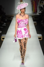 モスキーノ 2019年春夏コレクション - ファッションはドラマティックな時を越えて生まれる｜写真60