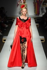 モスキーノ 2019年春夏コレクション - ファッションはドラマティックな時を越えて生まれる｜写真89