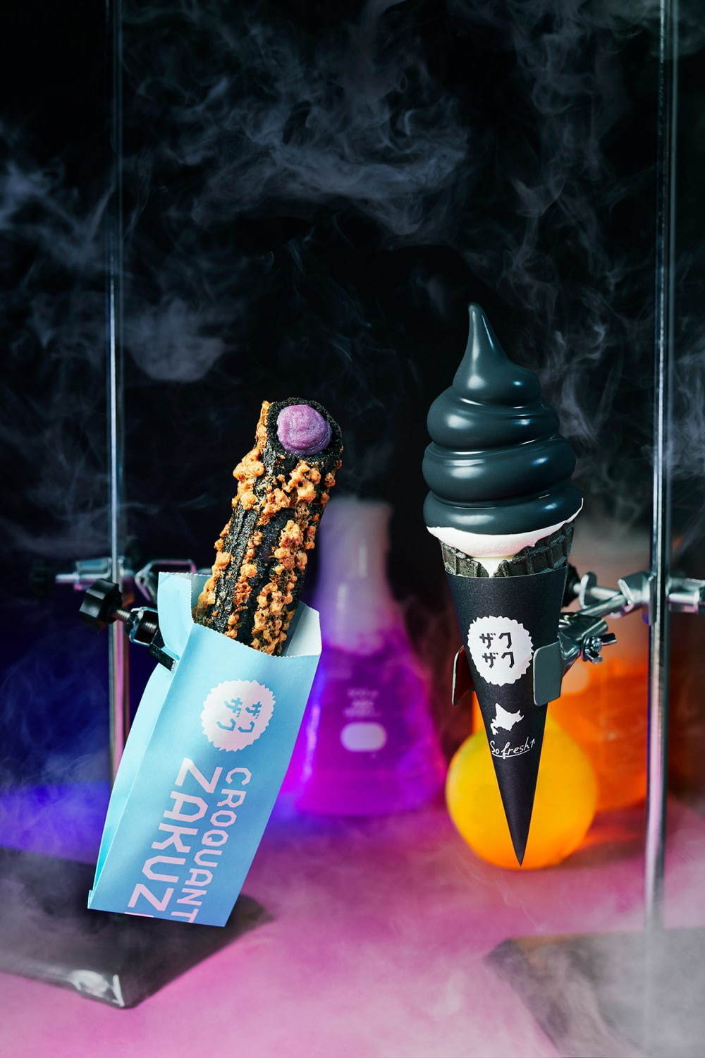 シュークリーム専門店「クロッカンシュー ザクザク」ハロウィン限定“真っ黒”ザクザクシュー＆ソフト｜写真4