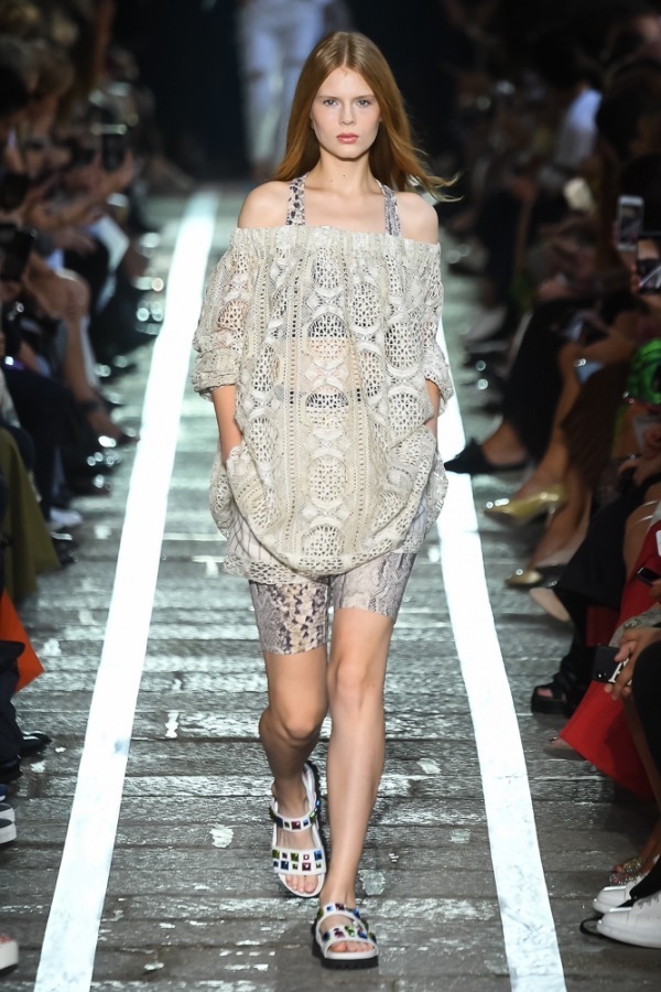 ブルマリン(Blumarine) 2019年春夏ウィメンズコレクション  - 写真15