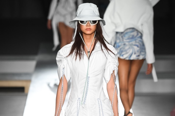 スポーツマックス 2019年春夏コレクション - ビーチの開放感をシティへ持ち込むと…