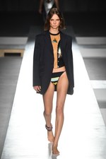 スポーツマックス 2019年春夏コレクション - ビーチの開放感をシティへ持ち込むと…｜写真5