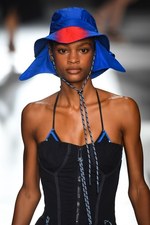 スポーツマックス 2019年春夏コレクション - ビーチの開放感をシティへ持ち込むと…｜写真11