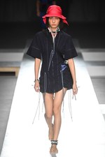 スポーツマックス 2019年春夏コレクション - ビーチの開放感をシティへ持ち込むと…｜写真13