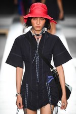 スポーツマックス 2019年春夏コレクション - ビーチの開放感をシティへ持ち込むと…｜写真14