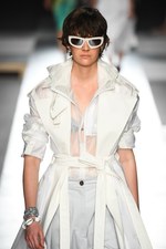 スポーツマックス 2019年春夏コレクション - ビーチの開放感をシティへ持ち込むと…｜写真36