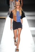 スポーツマックス 2019年春夏コレクション - ビーチの開放感をシティへ持ち込むと…｜写真47