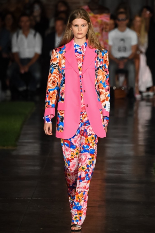 MSGM 2019年春夏コレクション - ビビッドカラーが飛び交い、新しい季節を告げる｜写真13