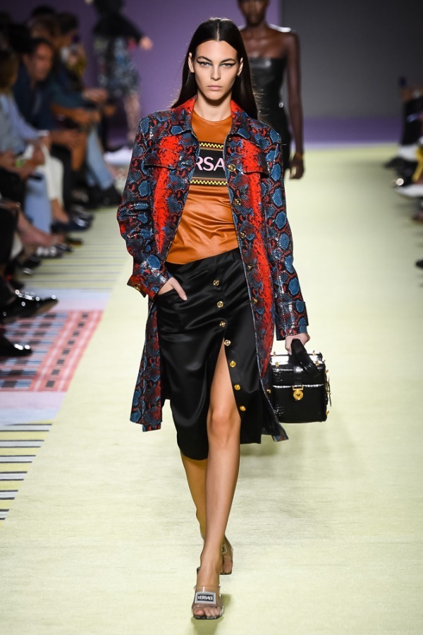 ヴェルサーチェ(VERSACE) 2019年春夏ウィメンズコレクション シルエット - 写真10