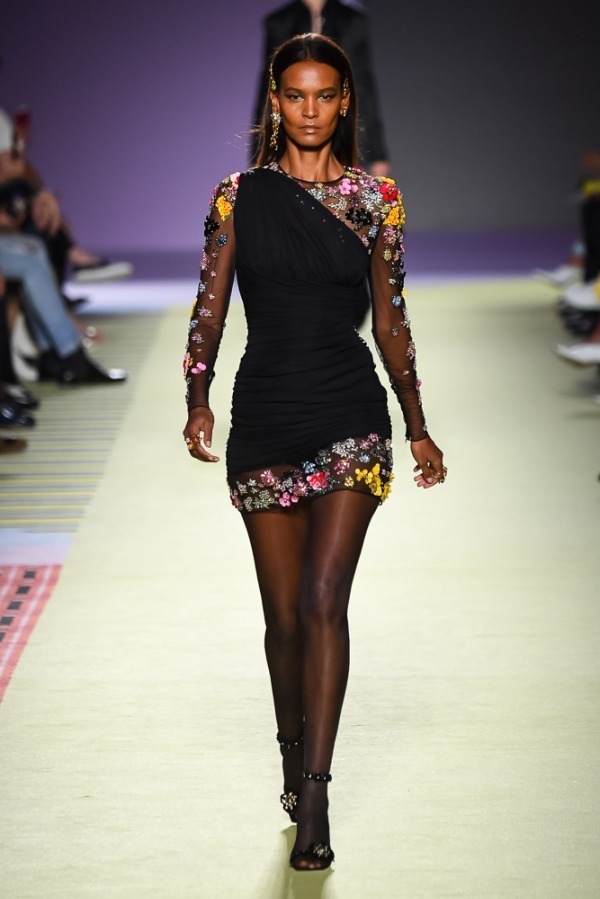 ヴェルサーチェ(VERSACE) 2019年春夏ウィメンズコレクション シルエット - 写真55