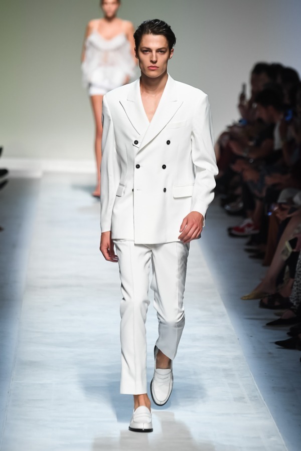 エルマンノ シェルヴィーノ(ERMANNO SCERVINO) 2019年春夏ウィメンズコレクション  - 写真25